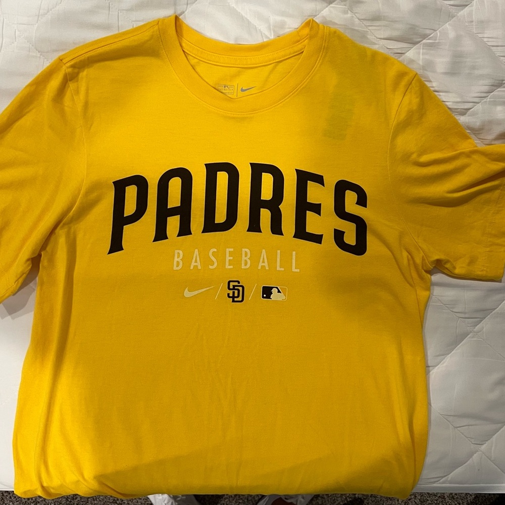 Set of 2 Nike Small Padres T Shirt